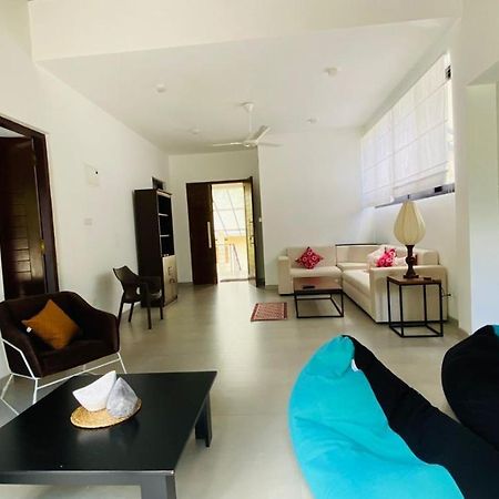 Travel Inn Deluxe Anniewatta Kandy Zewnętrze zdjęcie