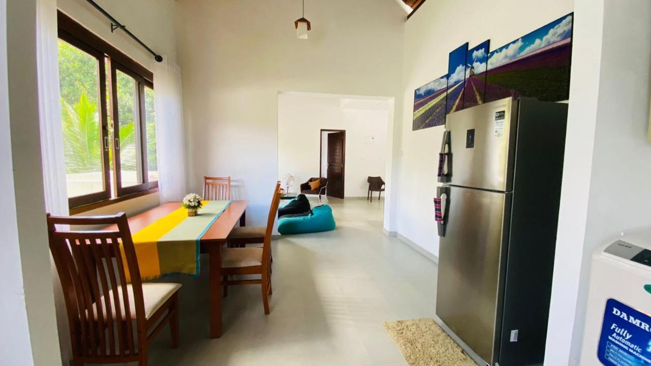 Travel Inn Deluxe Anniewatta Kandy Zewnętrze zdjęcie
