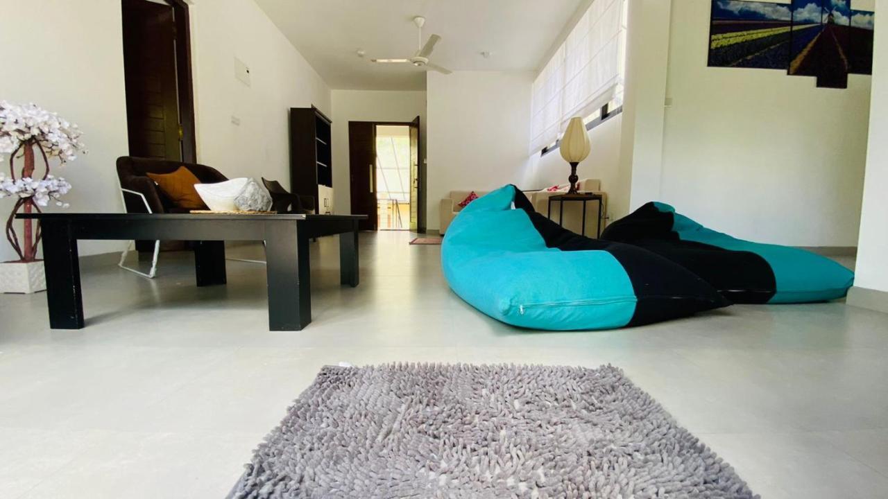 Travel Inn Deluxe Anniewatta Kandy Zewnętrze zdjęcie